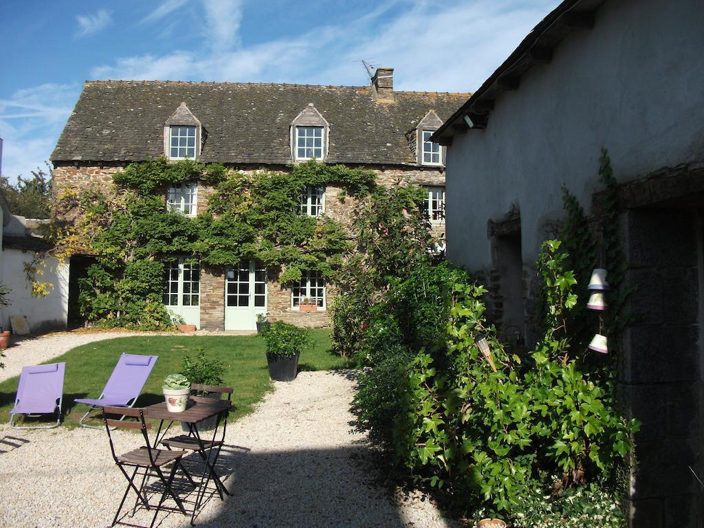 La Clef Du Four Bed and Breakfast Plesder Buitenkant foto