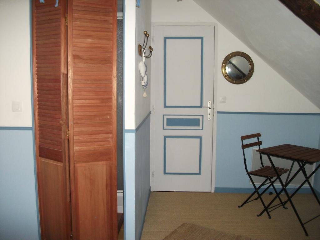 La Clef Du Four Bed and Breakfast Plesder Kamer foto
